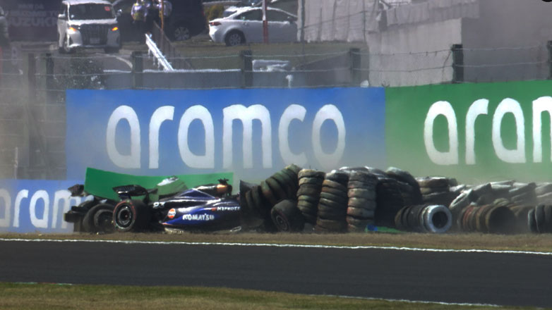 F1 GP Ιαπωνίας: Κόκκινη σημαία και διακοπή αγώνα – Σύγκρουση στην εκκίνηση