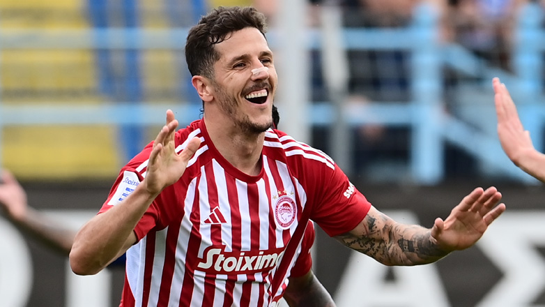 Μόνο σπαθιά δεν κατάπιε…