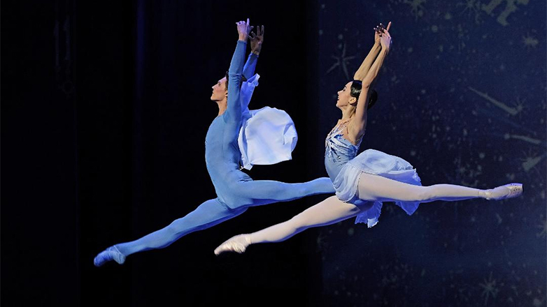 Η Σταχτοπούτα επιστρέφει στο Christmas Theater!