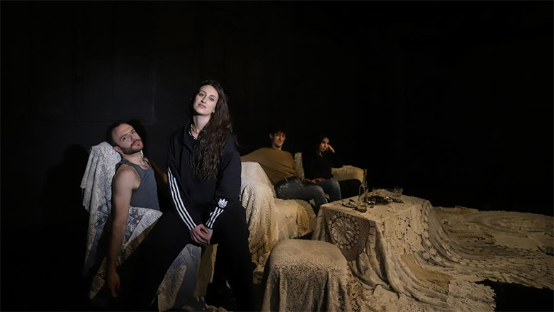 «Άουστρας ή η αγριάδα» της Λένας Κιτσοπούλου: Τελευταίες παραστάσεις στο Θέατρο 104