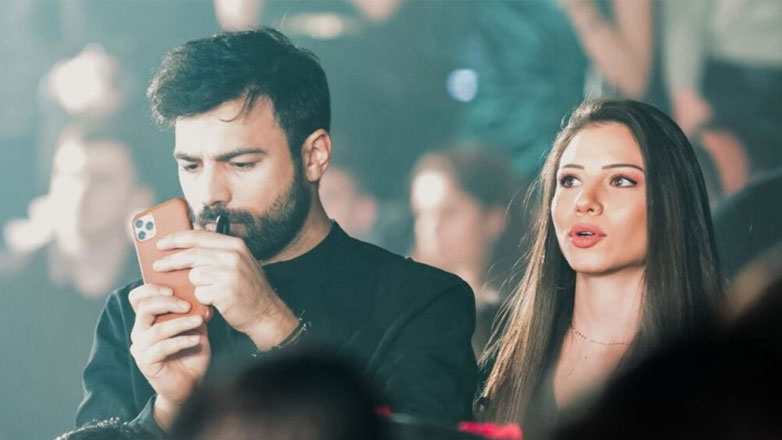 Ο Αντρέας Γεωργίου επιβεβαίωσε on air πως παντρεύεται με τη Σιμώνη Χριστοδούλου