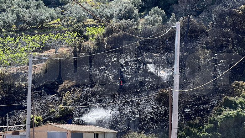 Υπό μερικό έλεγχο η φωτιά στο Μαρκόπουλο