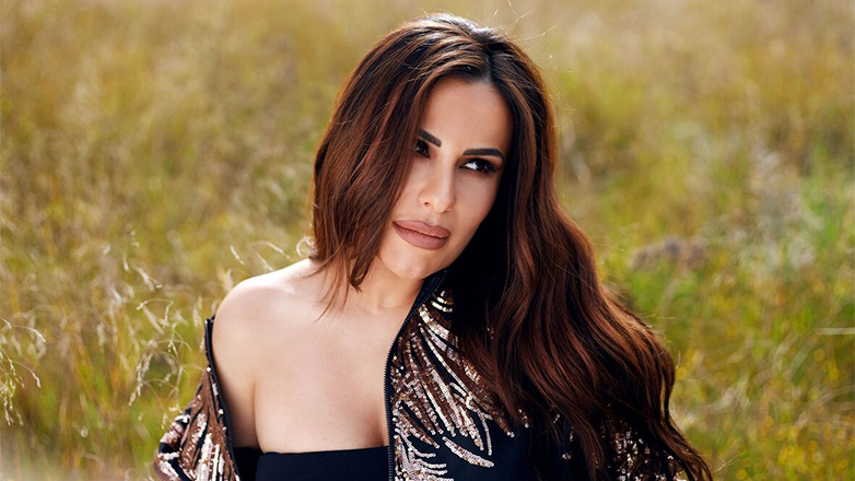 Η Ηλιάννα Ζέρβα επιστρέφει δυνατά και τραγουδά «Δε Φρενάρω» – Δείτε το βίντεο κλιπ!