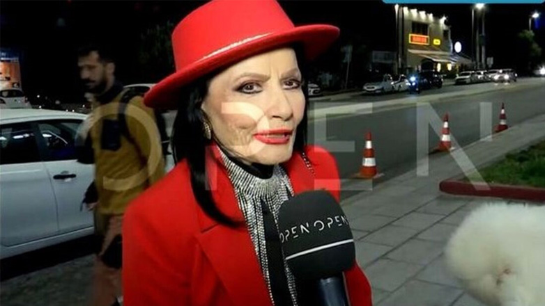 Ζωζώ Σαπουντζάκη: Η πρώτη της δημόσια εμφάνιση δύο μήνες μετά τη σοβαρή περιπέτεια της υγείας της