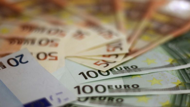 Πρόστιμα – χάδι 790.000 ευρώ σε Intrum, doValue και Cepal