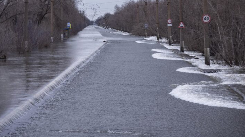 Ρωσία: Πάνω από το όριο κινδύνου η στάθμη του νερού στον ποταμό Ουράλη κοντά στην πόλη Όρενμπουργκ Ρωσία: Πάνω από το όριο κινδύνου η στάθμη του νερού στον ποταμό Ουράλη κοντά στην πόλη Όρενμπουργκ