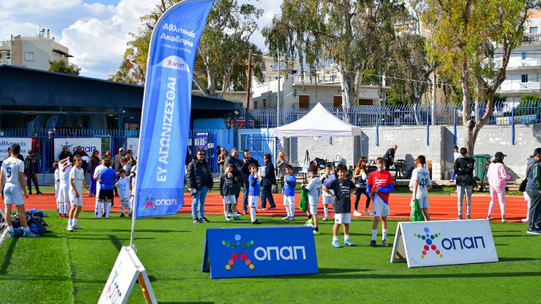 Οι Αθλητικές Ακαδημίες ΟΠΑΠ εφοδιάζουν 25.000 παιδιά με νέο αθλητικό εξοπλισμό