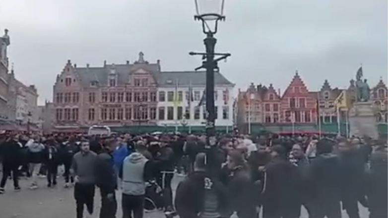 Eκατοντάδες οπαδοί του ΠΑΟΚ έχουν κάνει απόβαση στο Μπριζ και αναζητούν εισιτήριο