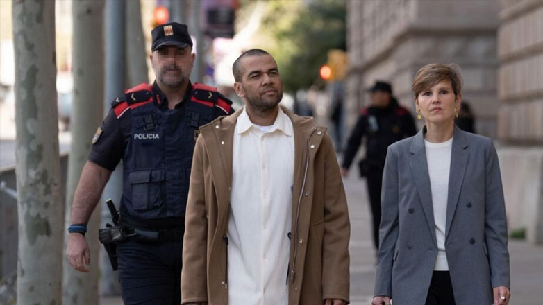 Ο Ντάνι Άλβες αποπλήρωσε 150.000 ευρώ στον πατέρα του Νεϊμάρ