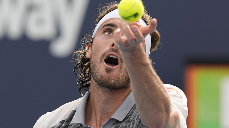 Μόντε Κάρλο Masters: Στους «4» με κυριαρχική εμφάνιση ο Τσιτσιπάς, νίκησε 2-0 τον Χατσάνοφ