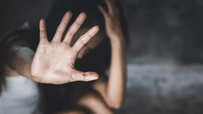 Βόλος: 40χρονος απειλούσε και κλωτσούσε τη σύζυγό του μέσα στην παιδιατρική κλινική του νοσοκομείου