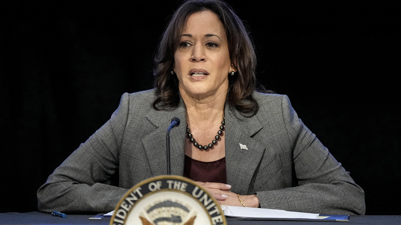 Άμβλωση: Ο Τραμπ θέλει οι ΗΠΑ να «γυρίσουν στο 1800», δήλωσε η αντιπρόεδρος Χάρις