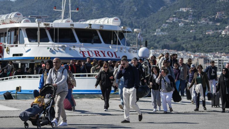 «Εισβολή» Τούρκων στα νησιά μας για το Σεκέρ Μπαϊράμ
