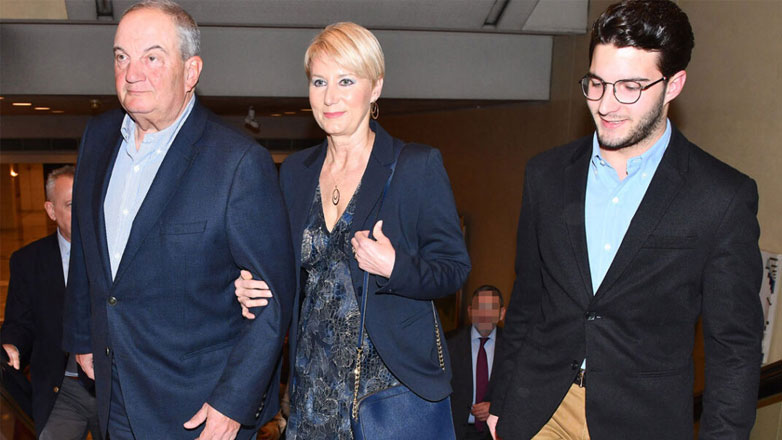 Νατάσα Παζαΐτη: Γιόρτασε τα 58α γενέθλιά της, με τον Κώστα Καραμανλή τα δίδυμα παιδιά τους και το νέο μέλος της οικογένειάς τους