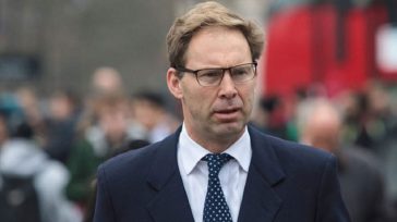 Τόμπιας Έλγουντ: Η Βρετανία συμμετέχει πλέον ενεργά στην σύγκρουση στη Μέση Ανατολή