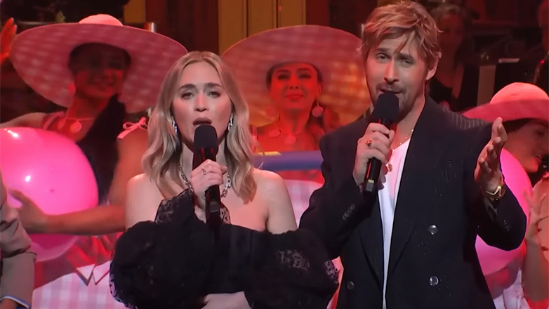 Ο Ράιαν Γκόσλινγκ και η Έμιλι Μπλαντ ερμήνευσαν τραγούδι της Τέιλορ Σουίφτ στο SNL