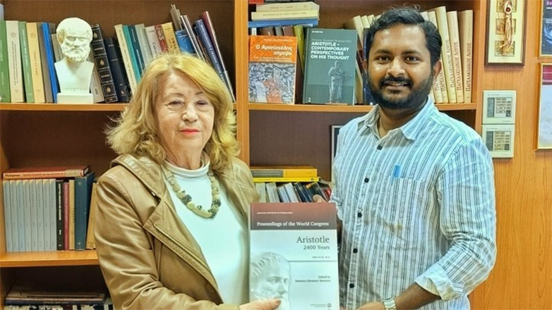 Ο… Ταμίλ που έψαξε τον Αριστοτέλη στην Μακεδονία