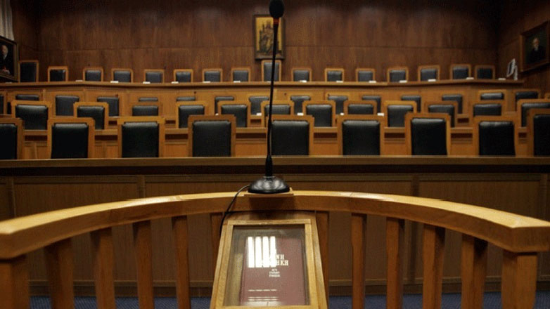 Στο Ανώτατο Ειδικό Δικαστήριο συζητήθηκε η περικοπή των δώρων Χριστουγέννων, Πάσχα και θερινής άδειας σε συνταξιούχους