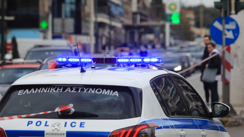 Ηγουμενίτσα: Διέρρηξε καφενείο, περίπτερο και… ζαχαροπλαστείο