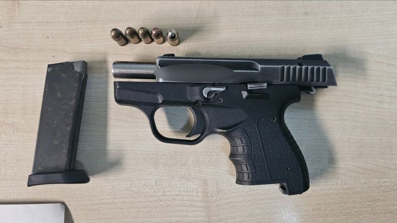 «Όπλα υπάρχουν πολλά και “καθαρά”» – Συλλήψεις από την ΕΛ.ΑΣ.