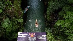Οι 7 κορυφαίοι αθλητές του Red Bull Cliff Diving μας μιλούν για τις ξεχωριστές εμπειρίες τους