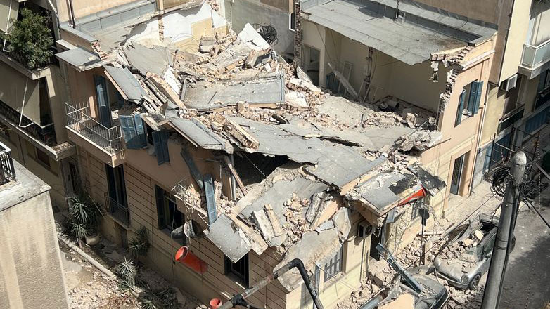 Πασαλιμάνι: Η στιγμή που εργάτης βρίσκει νεκρό τον 31χρονο αστυνομικό