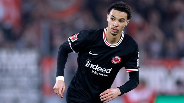 Η Άιντραχτ Φρανκφούρτης κρατά τον Εκιτίκε