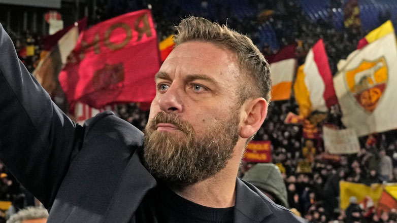 Ρόμα: Μένει και τα επόμενα χρόνια στον πάγκο ο Ντε Ρόσι