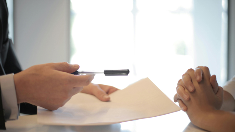 Κρήτη: Αντιδήμαρχος υπέγραφε παράνομες μεταδημοτεύσεις