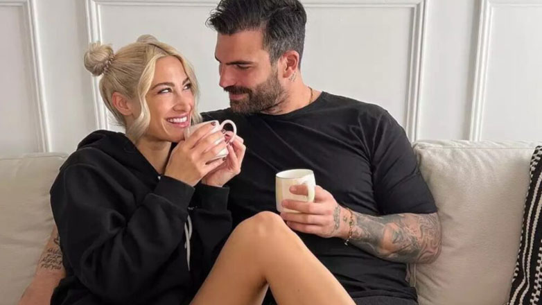 Ιωάννα Τούνη: Το τρυφερό στιγμιότυπο με τον Δημήτρη Αλεξάνδρου – «Δώσε μου ένα φιλί»