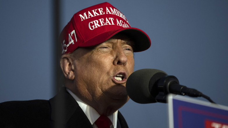 Ο Τραμπ προτρέπει τους Ευρωπαίους να αυξήσουν τη βοήθεια στην Ουκρανία