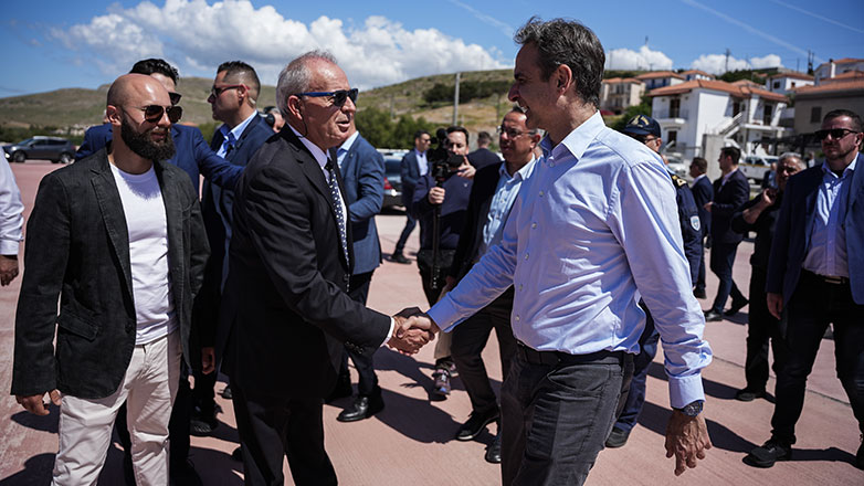 Το αναβαθμισμένο λιμάνι στο Σίγρι Λέσβου επισκέφθηκε ο Κυριάκος Μητσοτάκης