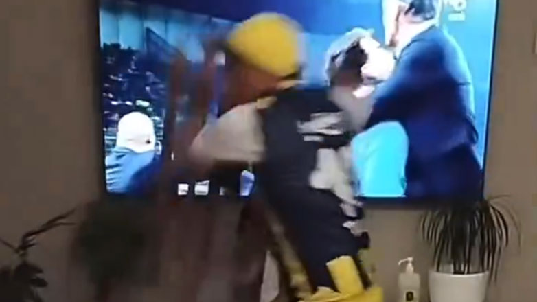 Ο Τούρκος τα έκανε γυαλιά – καρφιά!