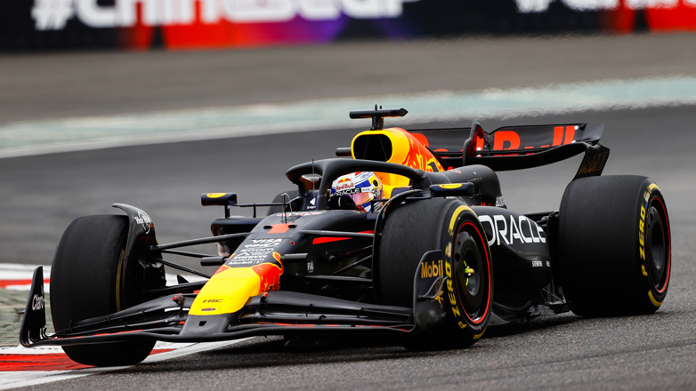 Grand Prix Shanghai: Με τα κιάλια “βλέπουν” τον Max Verstappen και την RB20- Ο Ολλανδός κέρδισε την 100η Pole Position για την Red Bull