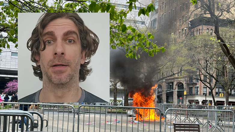 Πέθανε ο άνδρας που αυτοπυρπολήθηκε έξω από δικαστήριο της Νέας Υόρκης