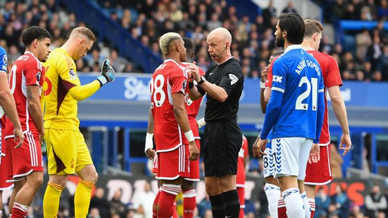 Στα «μαχαίρια» η Νότιγχαμ Φόρεστ με Premier League και FA