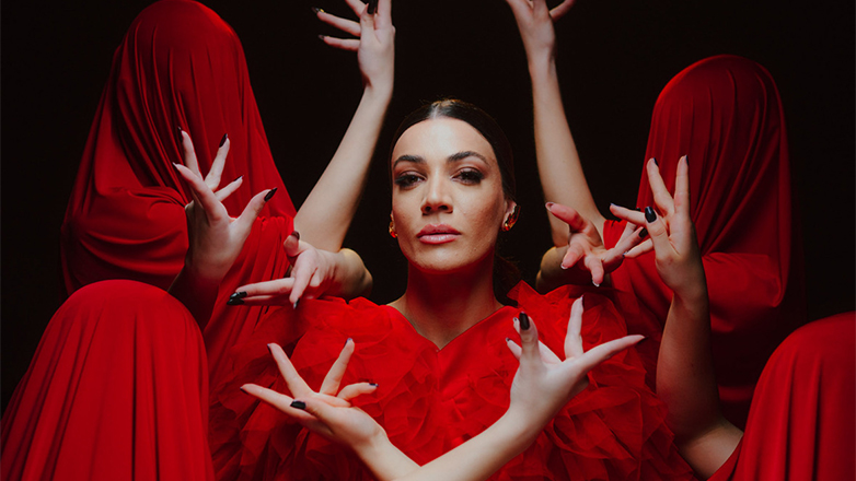 Ήβη Αδάμου – «Είπες»: Ένα τραγούδι που έχει γίνει super viral πριν ακόμα κυκλοφορήσει