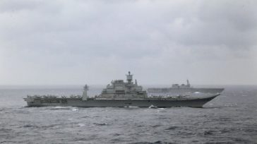 Η Ουκρανία υποστηρίζει πως έπληξε ένα από τα αρχαιότερα πλοία του ρωσικού Πολεμικού Ναυτικού