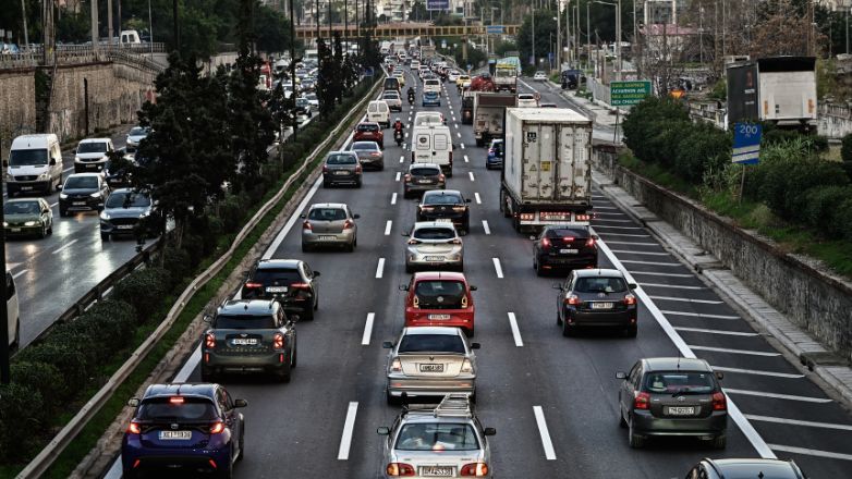 Καραμπόλα τεσσάρων οχημάτων στην Εθνική οδό Αθηνών – Λαμίας – Στο «κόκκινο» η κίνηση
