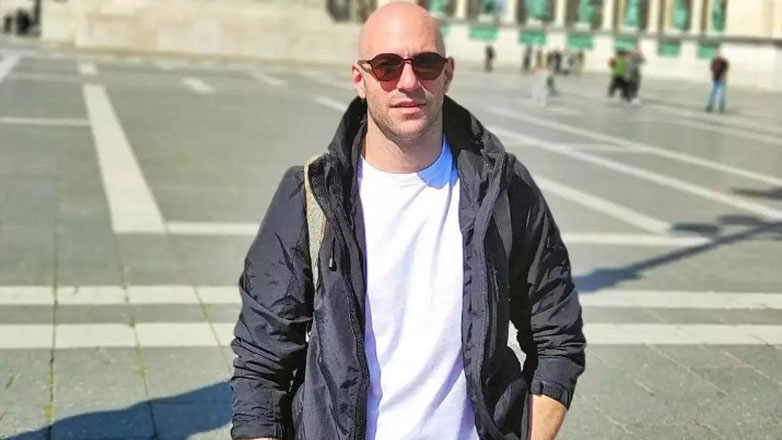 Η ευεξήγητη παραφωνία του υπάκουου εκδότη (;)