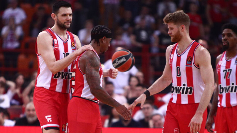 Ολυμπιακός: Ενοχλήσεις στη μέση ο Ουόκαπ, ίωση ο Παπανικολάου