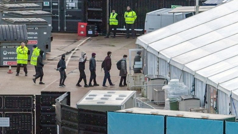 Βρετανία: Εγκρίθηκε το αμφιλεγόμενο νομοσχέδιο για την απέλαση μεταναστών στη Ρουάντα