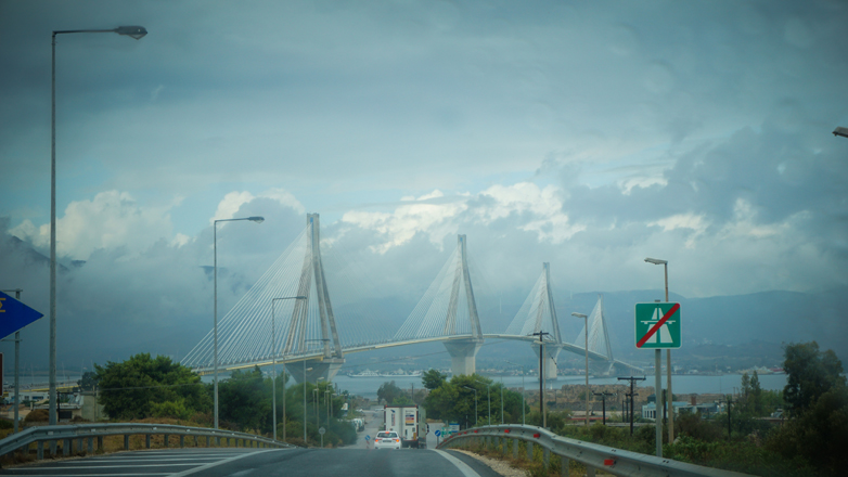 Απαγορευτικό στη γραμμή Ρίου – Αντιρρίου λόγω ισχυρών ανέμων