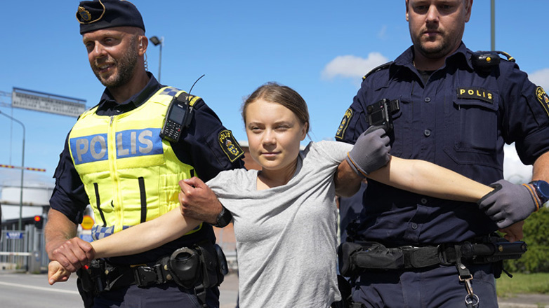 Σουηδία: Η Γκρέτα Τούνμπεργκ παραπέμπεται σε δίκη για ανυπακοή προς την αστυνομία