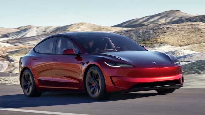 Επίσημο: Αυτό είναι το νέο Tesla Model 3 Performance – Πόσο κοστίζει στην Ελλάδα;