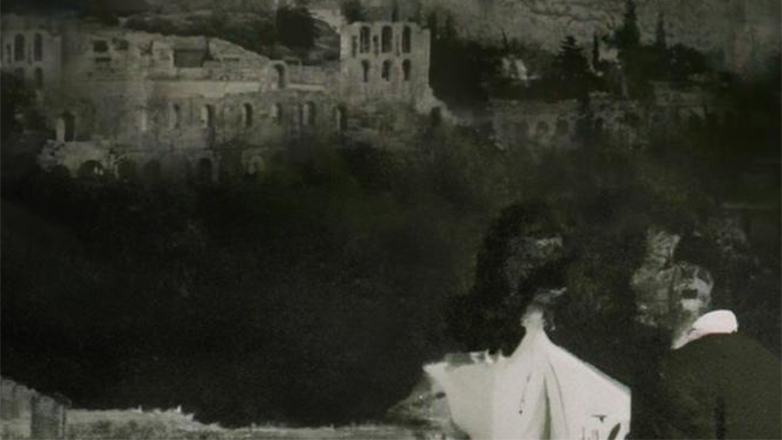 «Στην Αγκαλιά του Πολέμου»: Το βιβλίο που κέρδισε κριτικές και αναγνωστικό κοινό