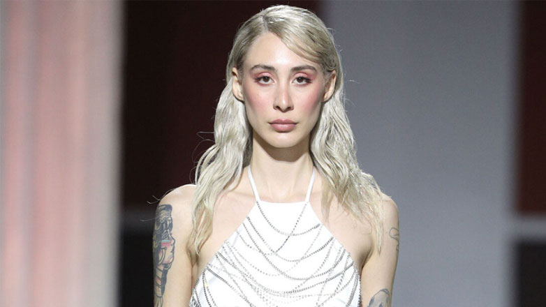 Κιάρα Μαρκέζη: Η εγγονή του Άκη Τσοχατζόπουλου περπάτησε στο Athens Fashion Week