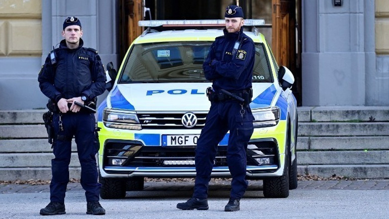 Σουηδία: Επίθεση μασκοφόρων μέσα σε θέατρο εναντίον αντιφασιστικής εκδήλωσης