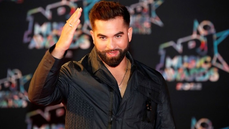 Γαλλία: Ο τραγουδιστής Κεντζί Ζιράκ «προσποιήθηκε αυτοκτονία» έπειτα από διαμάχη με τη σύντροφό του