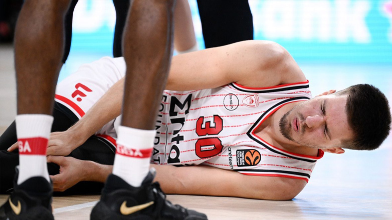 Ολυμπιακός: Διάταση έσω πλαγίου ο Πετρούσεφ  